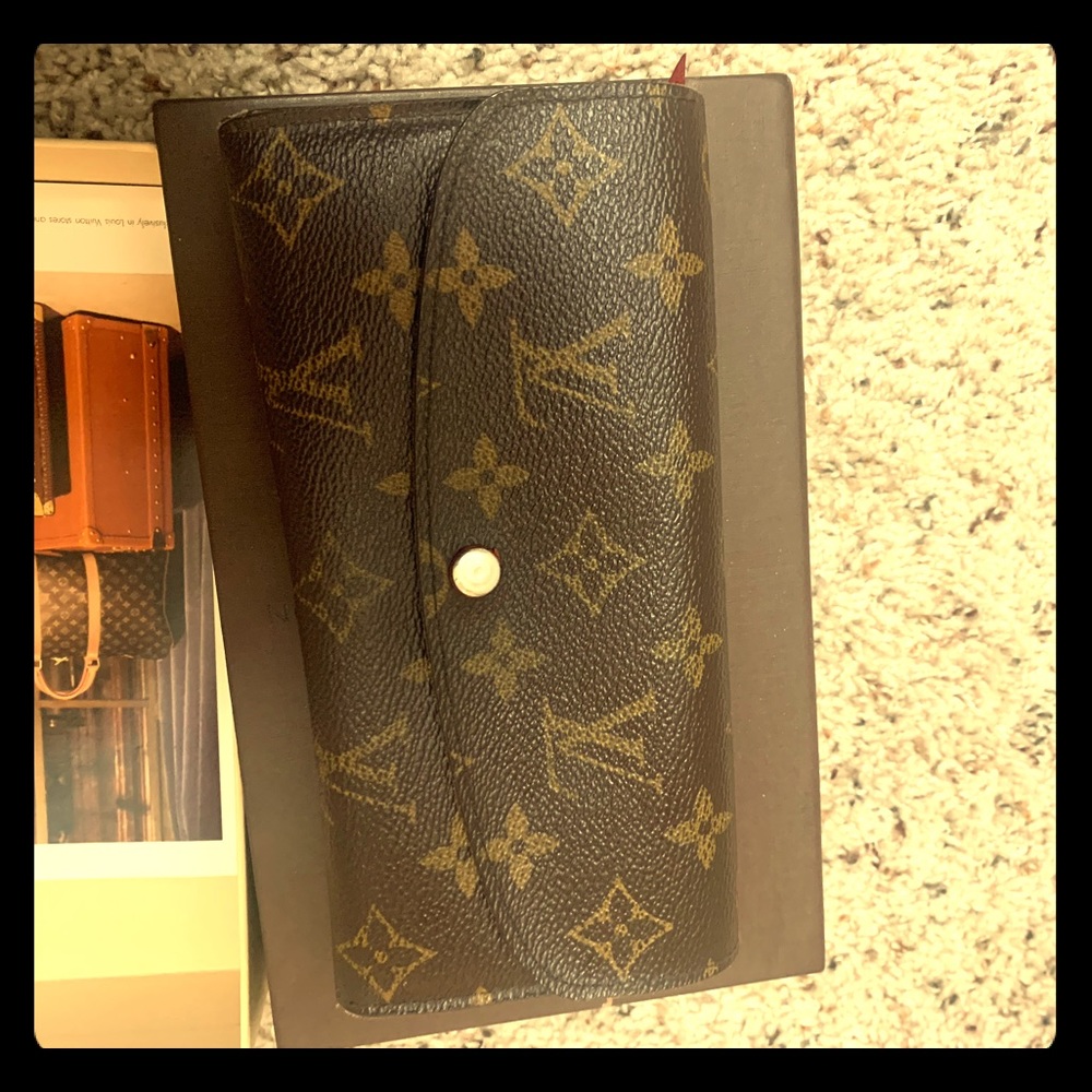 Louis Vuitton Emelie Wallet.